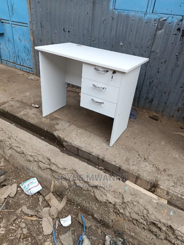 Office Table Colour White 1metre