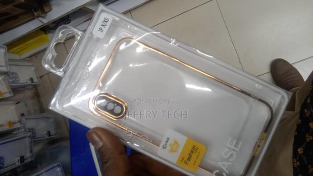 Apple iPhone X/Xs Clear Cover With Gold Frame - thumbnail 2