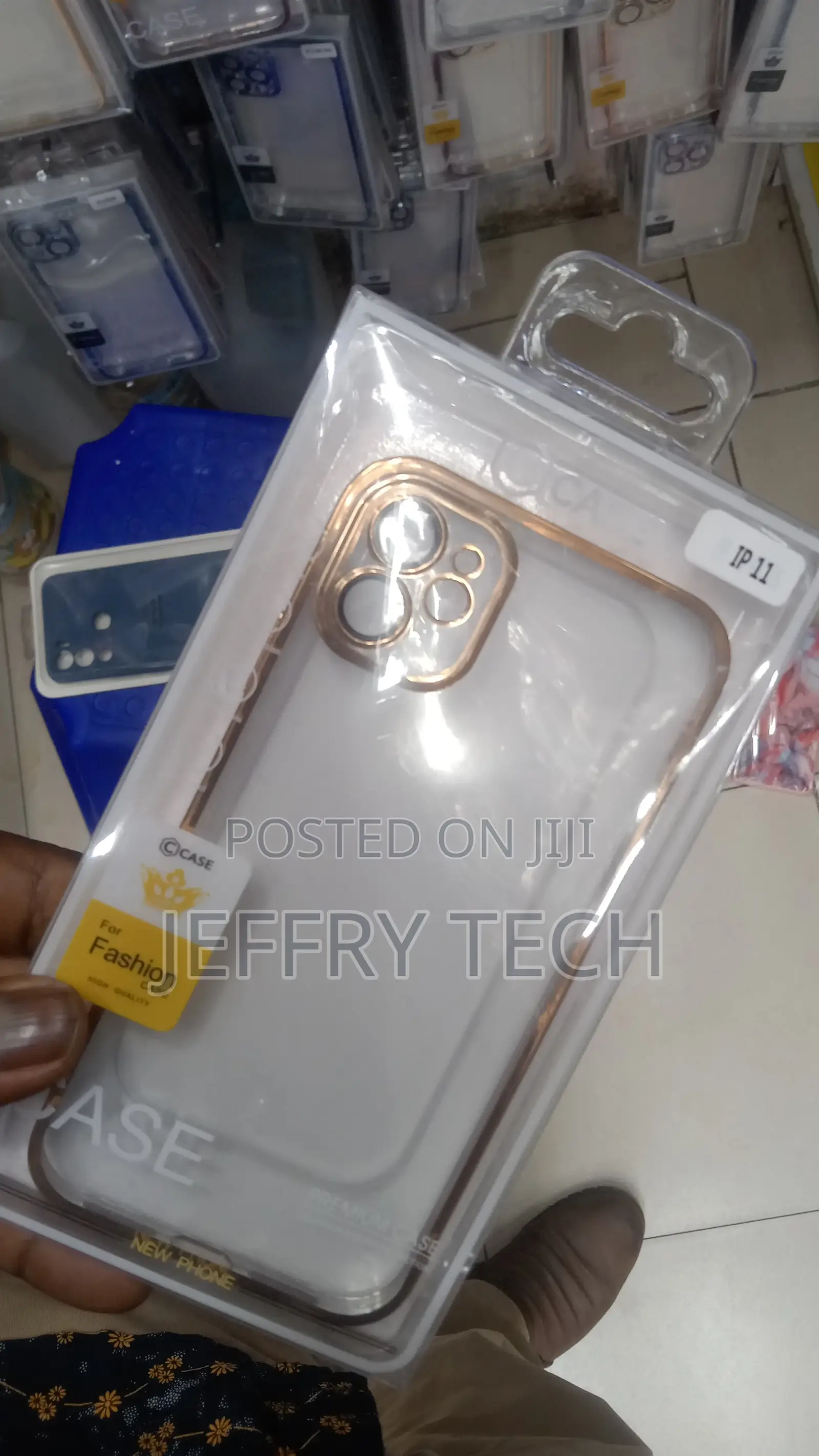 Square Frame Flat Side Case Cover for iPhone 11 Golden