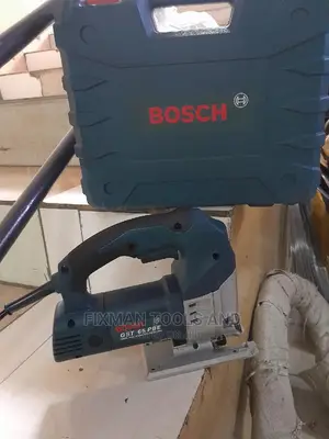 Angular Bosch Jigsaw + Blade 700 Watts