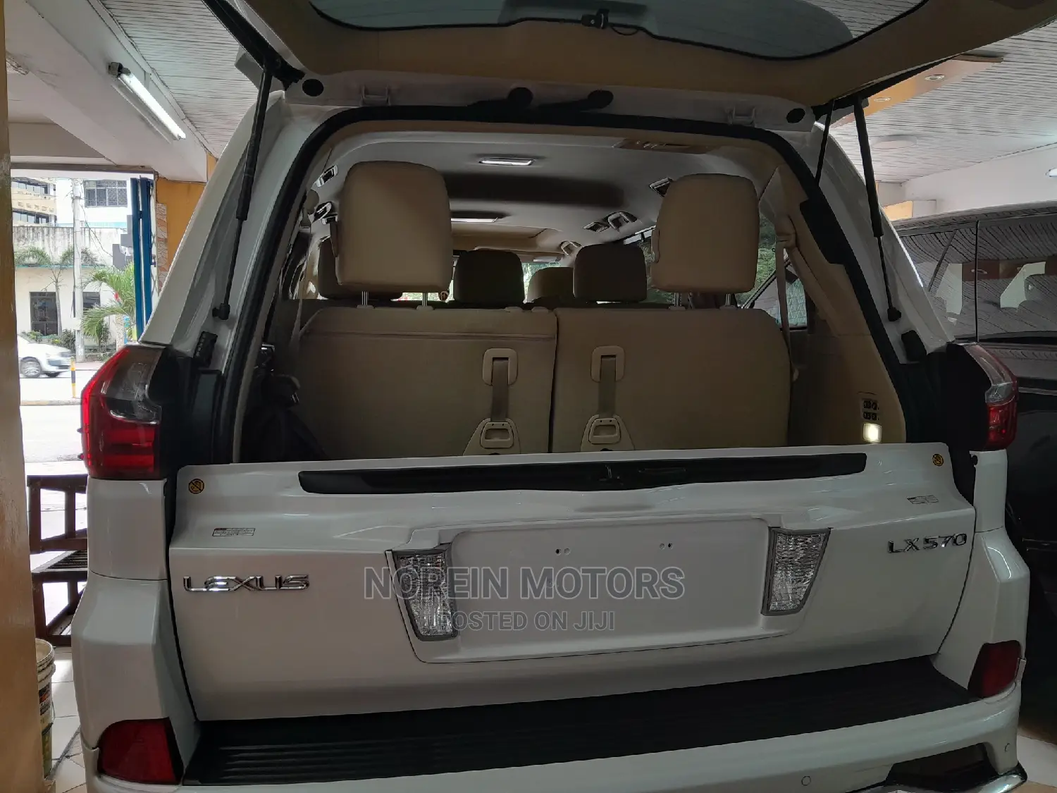 Lexus LX 2016 White