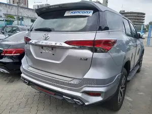Toyota Fortuner 2015 Silver