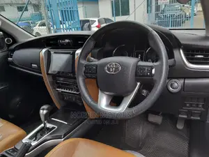 Toyota Fortuner 2015 Silver