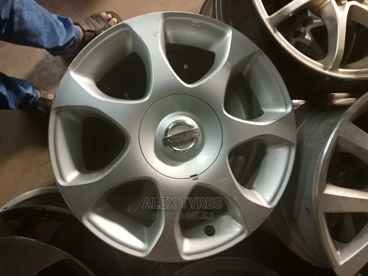 Size 16 Inches Nissan Alloy Rims Set
