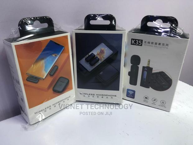 iPhone and USB-C Wireless Microphone - main view