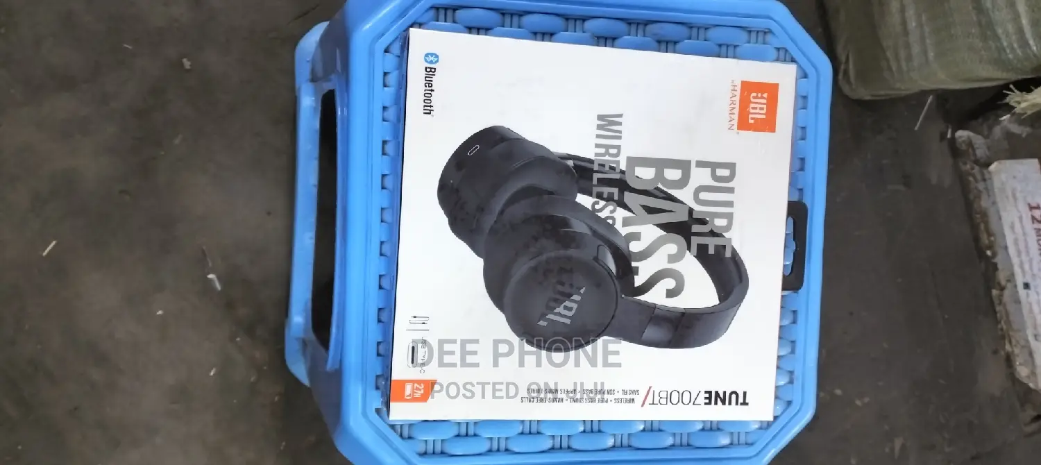 JBL Tune 700 BT Bluetooth Headphones