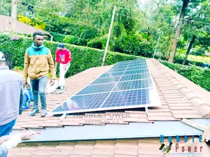 Medium Sized 5kva Hybrid Solar System 4.5kwp Power 10kwh Lit
