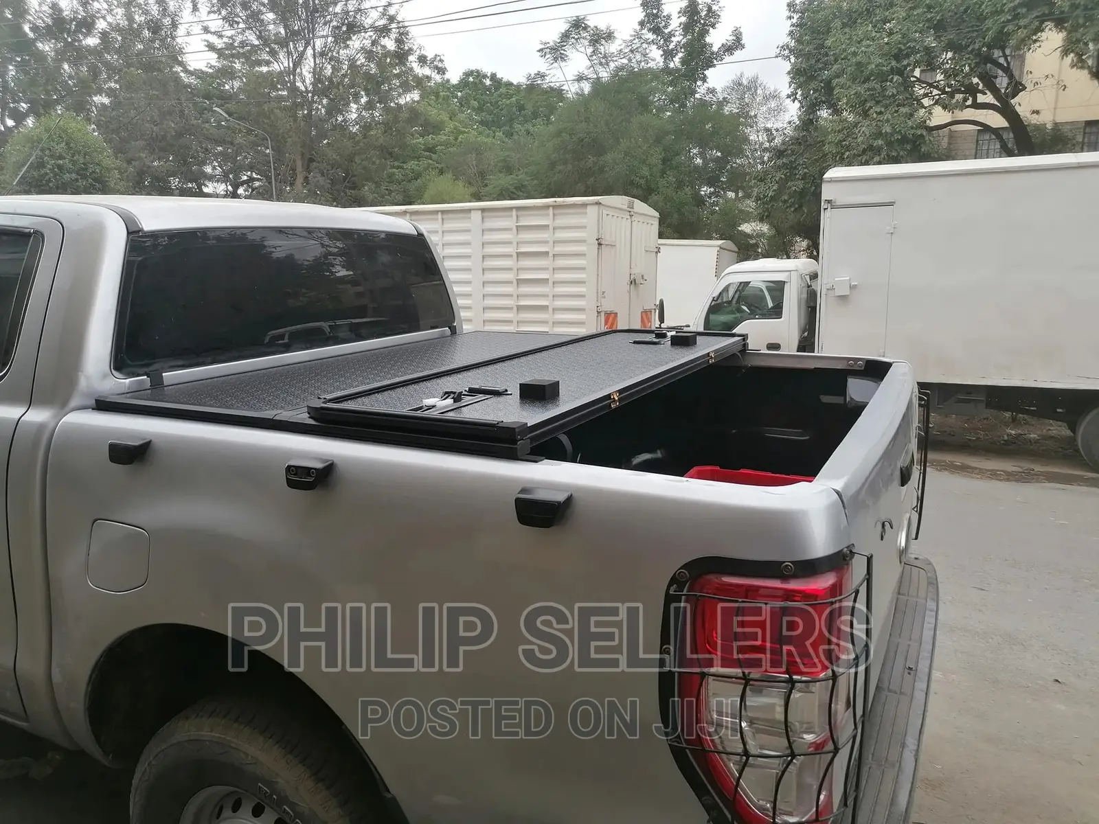 Ford Ranger Hard Tri Fold Tonneau Cover
