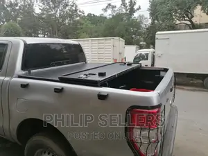 Ford Ranger Hard Tri Fold Tonneau Cover