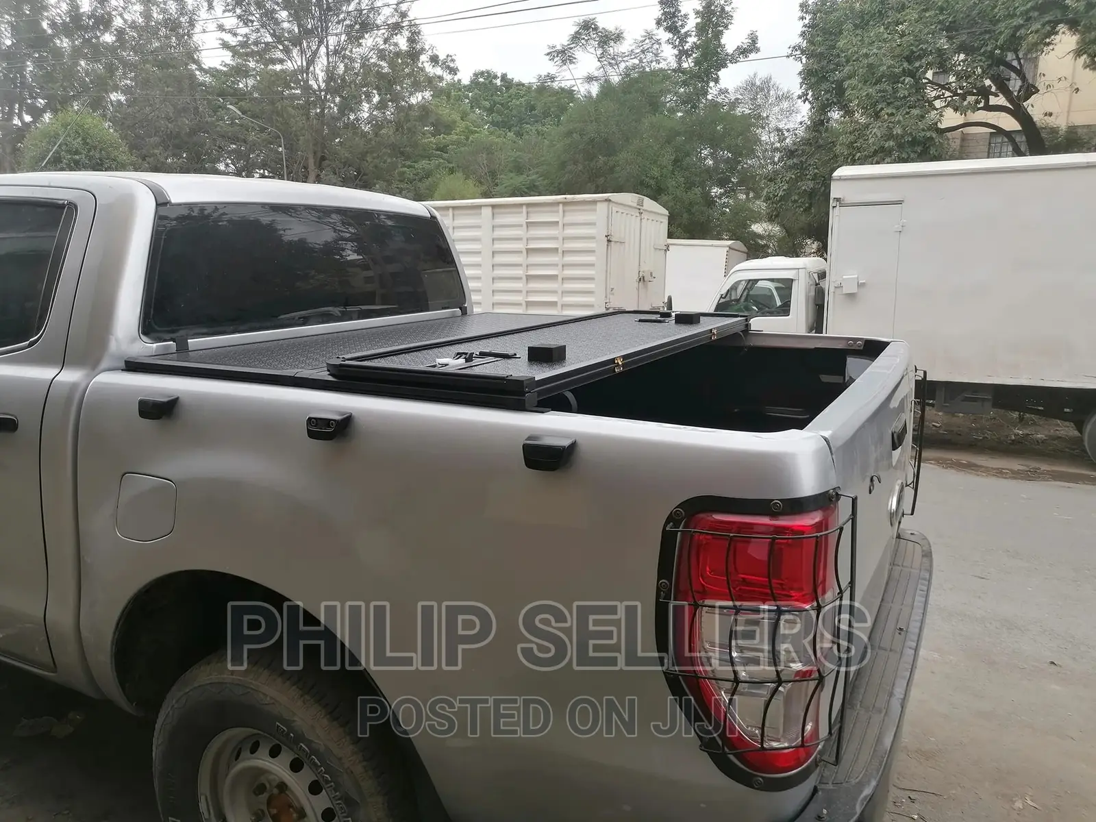 Ford Ranger Hard Tri Fold Tonneau Cover
