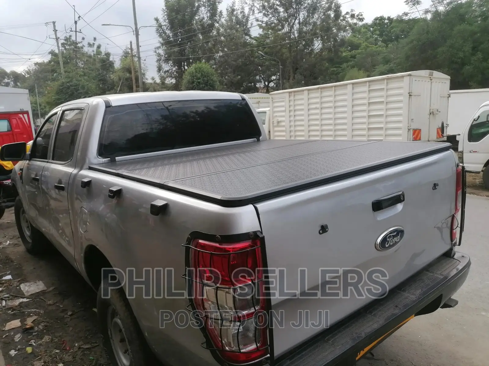 Ford Ranger Hard Tri Fold Tonneau Cover