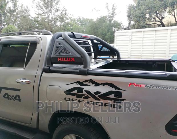 Universal Roll Bar Black – Fits With Tonneau Covers / Roller - thumbnail 3