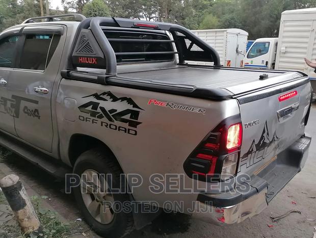 Universal Roll Bar Black – Fits With Tonneau Covers / Roller - thumbnail 5