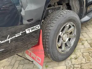 Toyota Land Cruiser 2016 Black