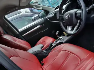 Toyota Land Cruiser 2016 Black