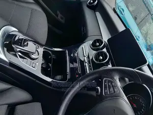 Mercedes-Benz C180 2016 Black