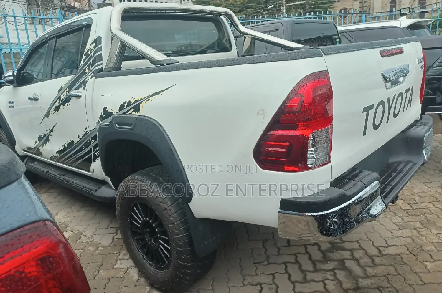 Toyota Hilux SR5 HI-RIDER 2016 White