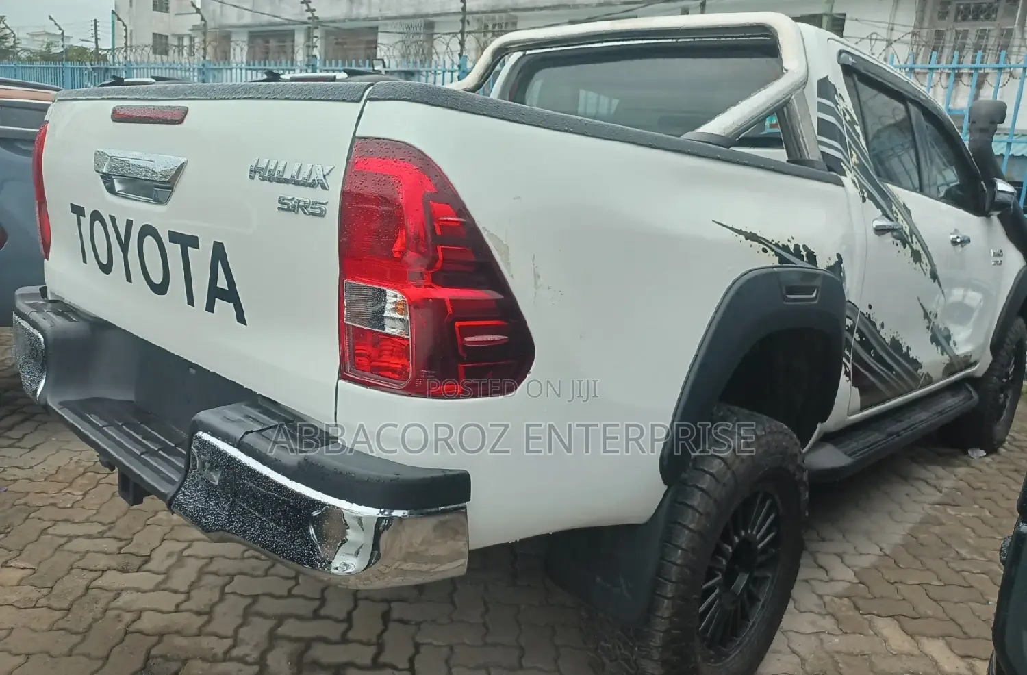 Toyota Hilux SR5 HI-RIDER 2016 White