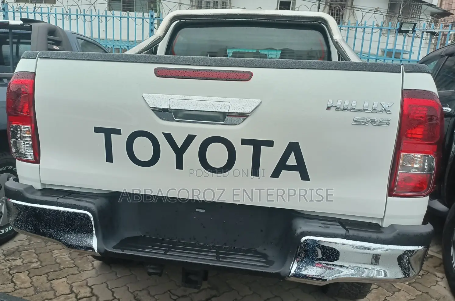 Toyota Hilux SR5 HI-RIDER 2016 White