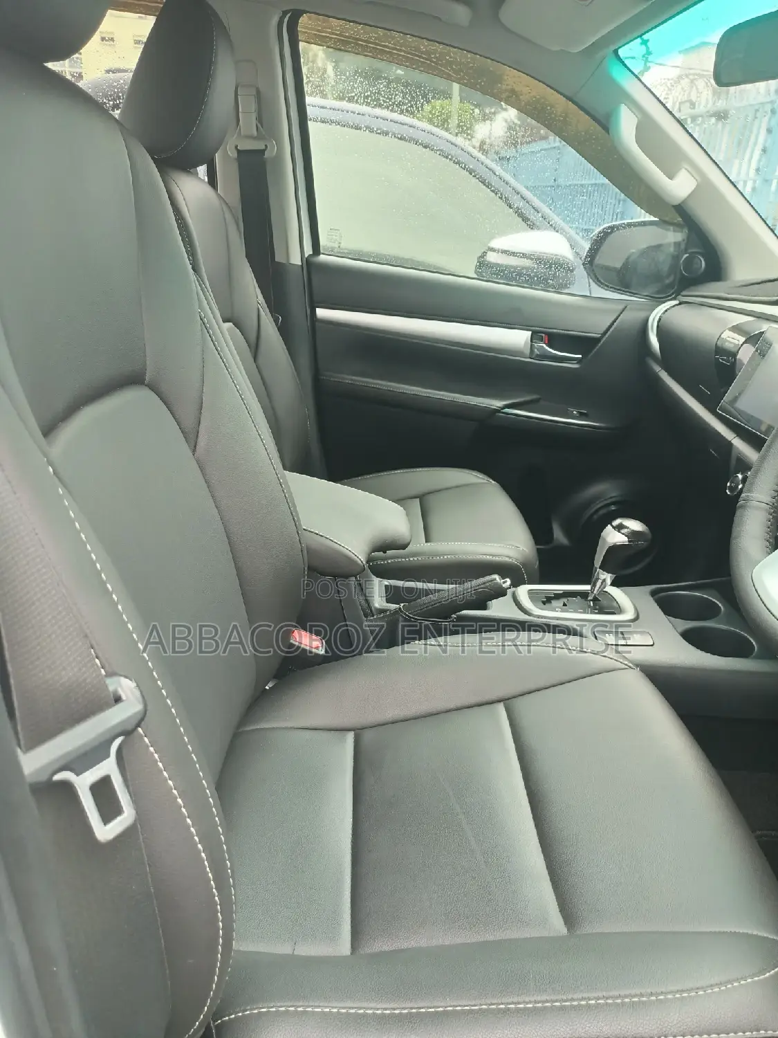 Toyota Hilux SR5 HI-RIDER 2016 White