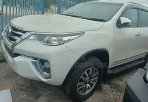 Toyota Fortuner 2.8 D AWD 2016 White