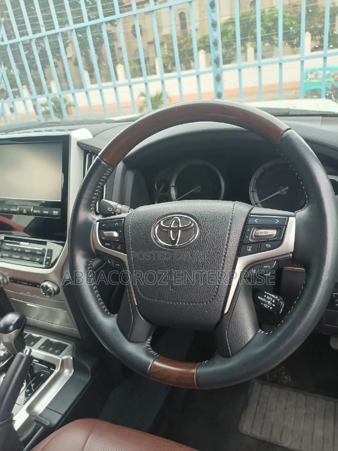 Toyota Land Cruiser 4.6 V8 ZX 2016 White