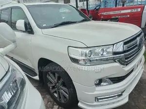 Toyota Land Cruiser 4.6 V8 ZX 2016 White