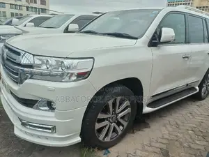 Toyota Land Cruiser 4.6 V8 ZX 2016 White