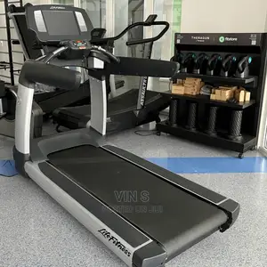 Commercial Treadmills_ Life Fitness Treadmills_ Treadmills