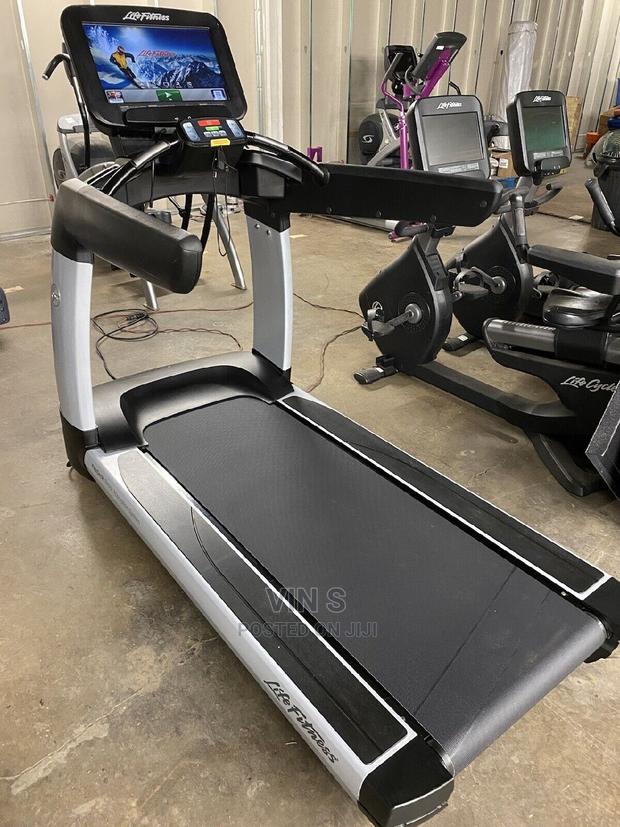Life Fitness 7hp Commercial Treadmills;Treadmills Treadmills