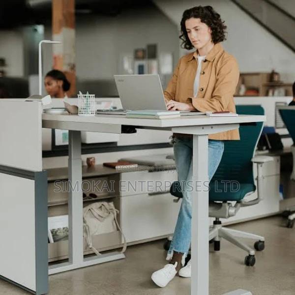 Height Adjustable Table Size 1600*750*18mm - main view