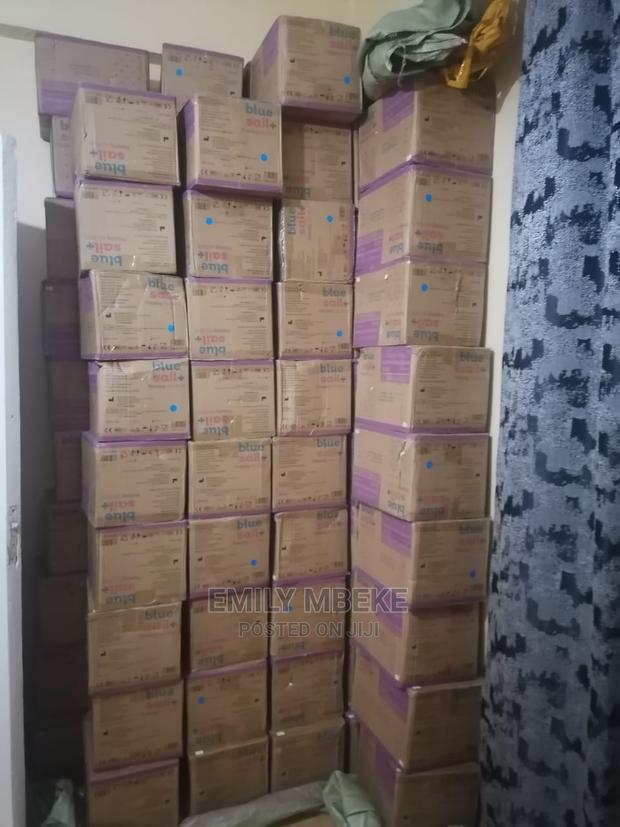 Blue Nitrile Gloves Medium - main view