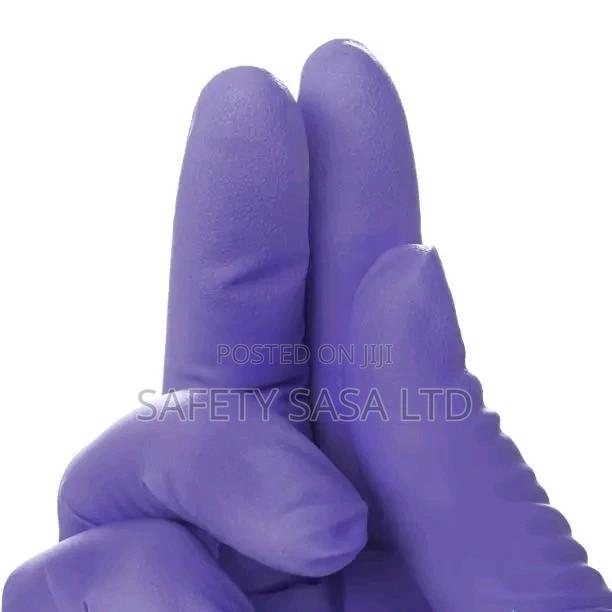 Purple- Blue Nitrile Gloves - thumbnail 3