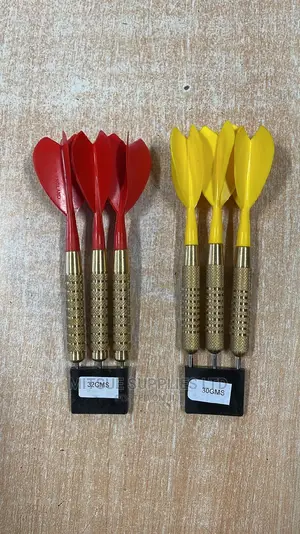 Pair Of Steel Darts Red Yellow 32g 30g