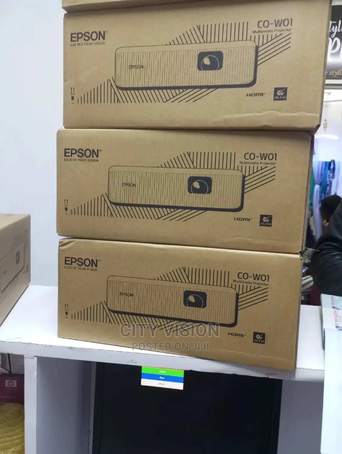 Co-Wo1 Epson Projector Co-W01/Co-Wo1 Projector 3000lumens!