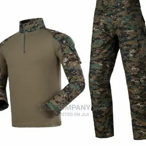 Tactical Millitary Combat Desert Uniforms 
Size S to 3xl .