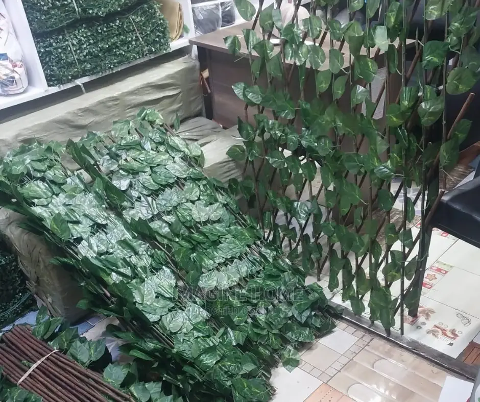 Stretchable/Expandable Green Fence