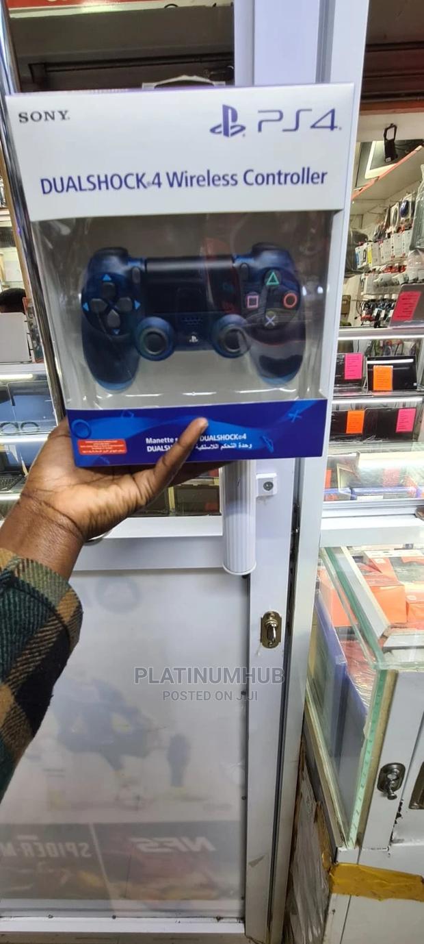 Crystal Blue Controller Playstation 4 - main view