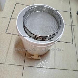 Plastic Honey Settling Bucket Double Sieve Strainer Package - main view