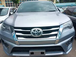 Toyota Fortuner 2.8 D AWD 2016 Silver