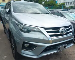 Toyota Fortuner 2.8 D AWD 2016 Silver