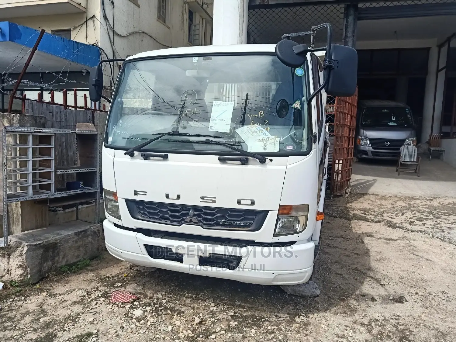 Mitsubishi Fuso 2012 White