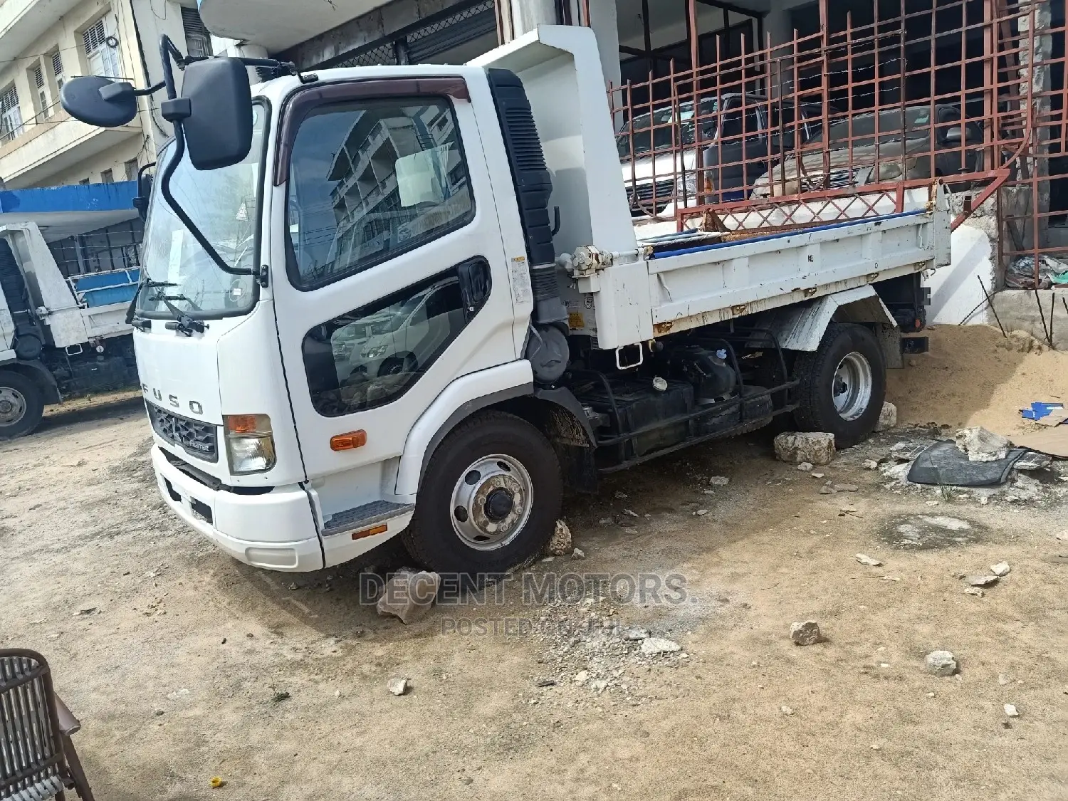 Mitsubishi Fuso 2012 White