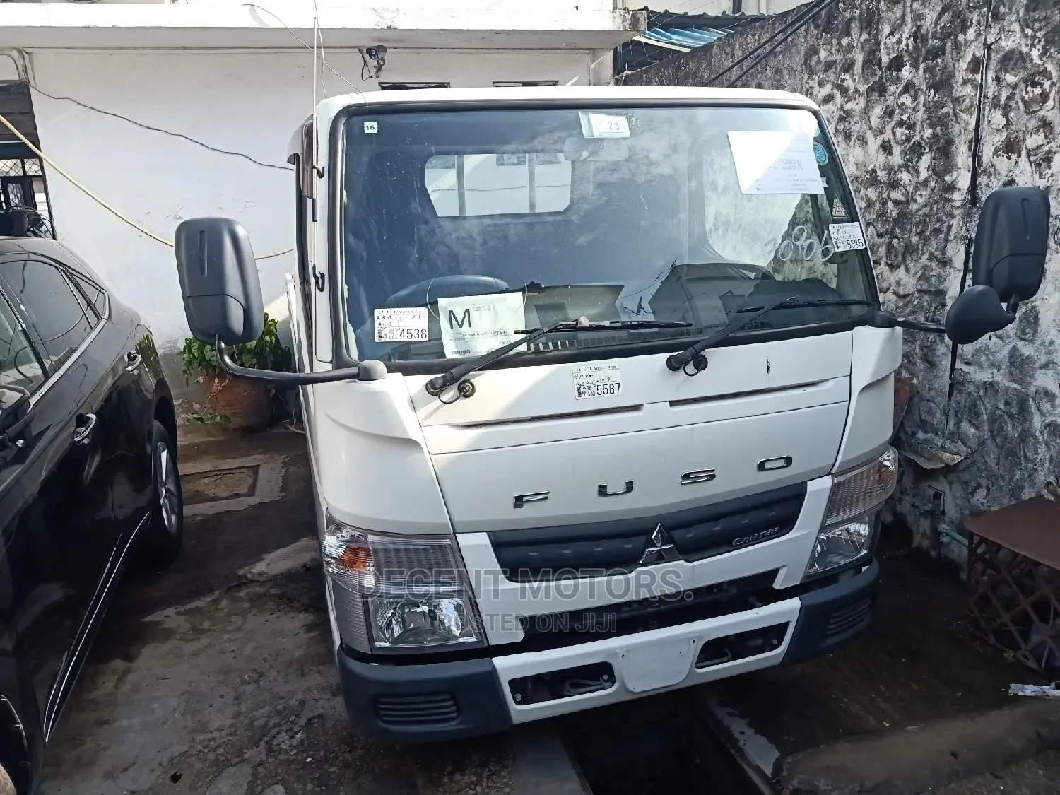 Mitsubishi Fuso 2013 White