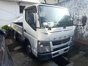 Mitsubishi Fuso 2013 White