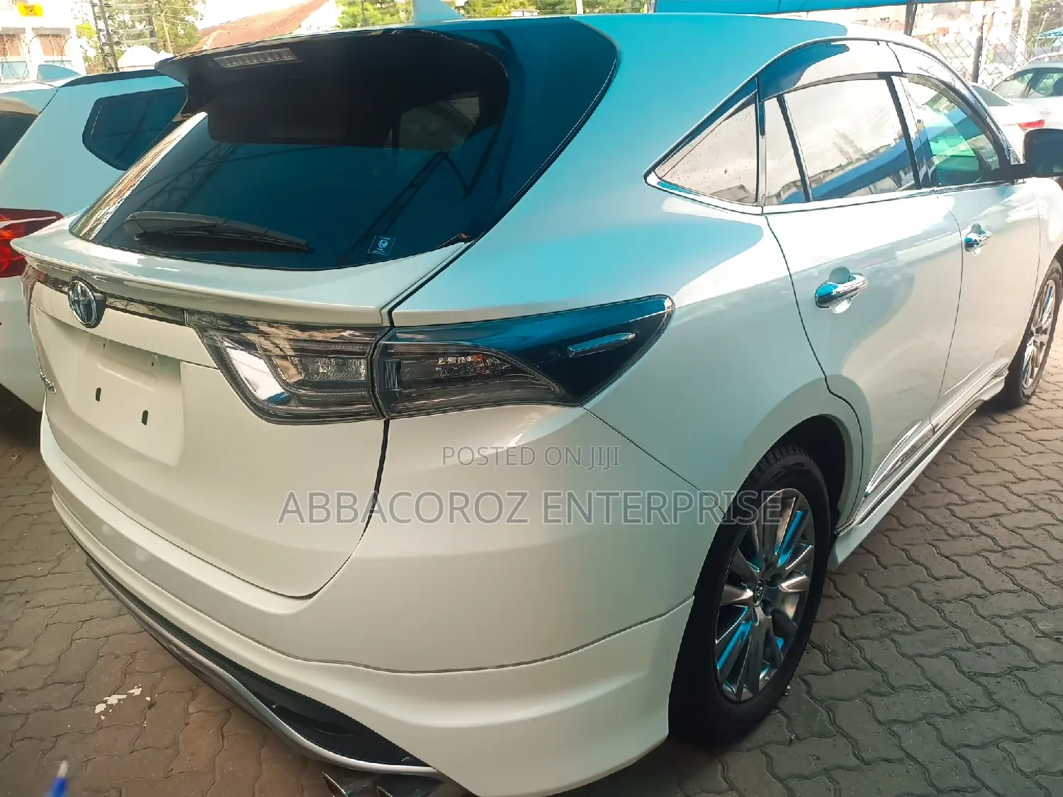 Toyota Harrier 2.0 4WD 2016 White