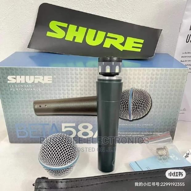Dynamic Shure Corded Microphone