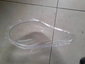 Good Headglass Suzuki Alto.