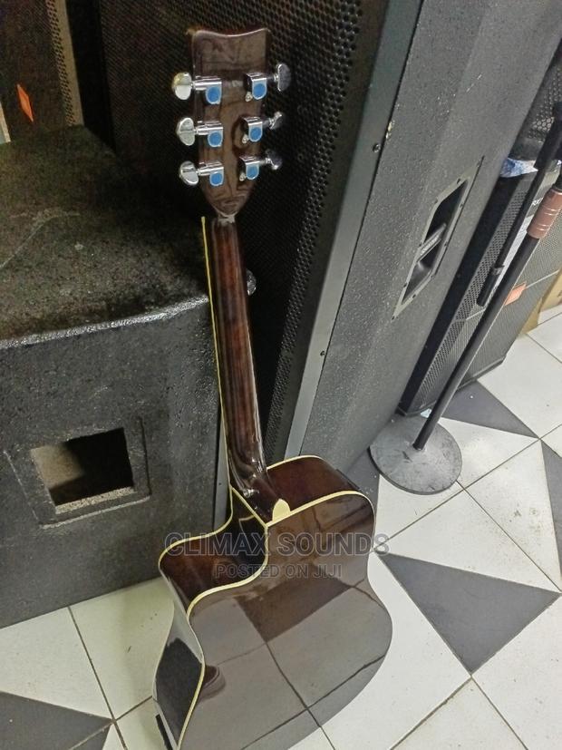 Semi Acoustic Yamaha - thumbnail 2