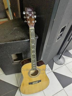 Semi Acoustic Yamaha - main view